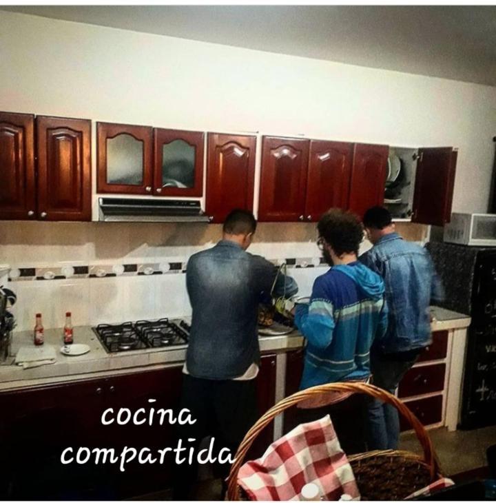 Family Host Hostel 莱瓦镇 外观 照片