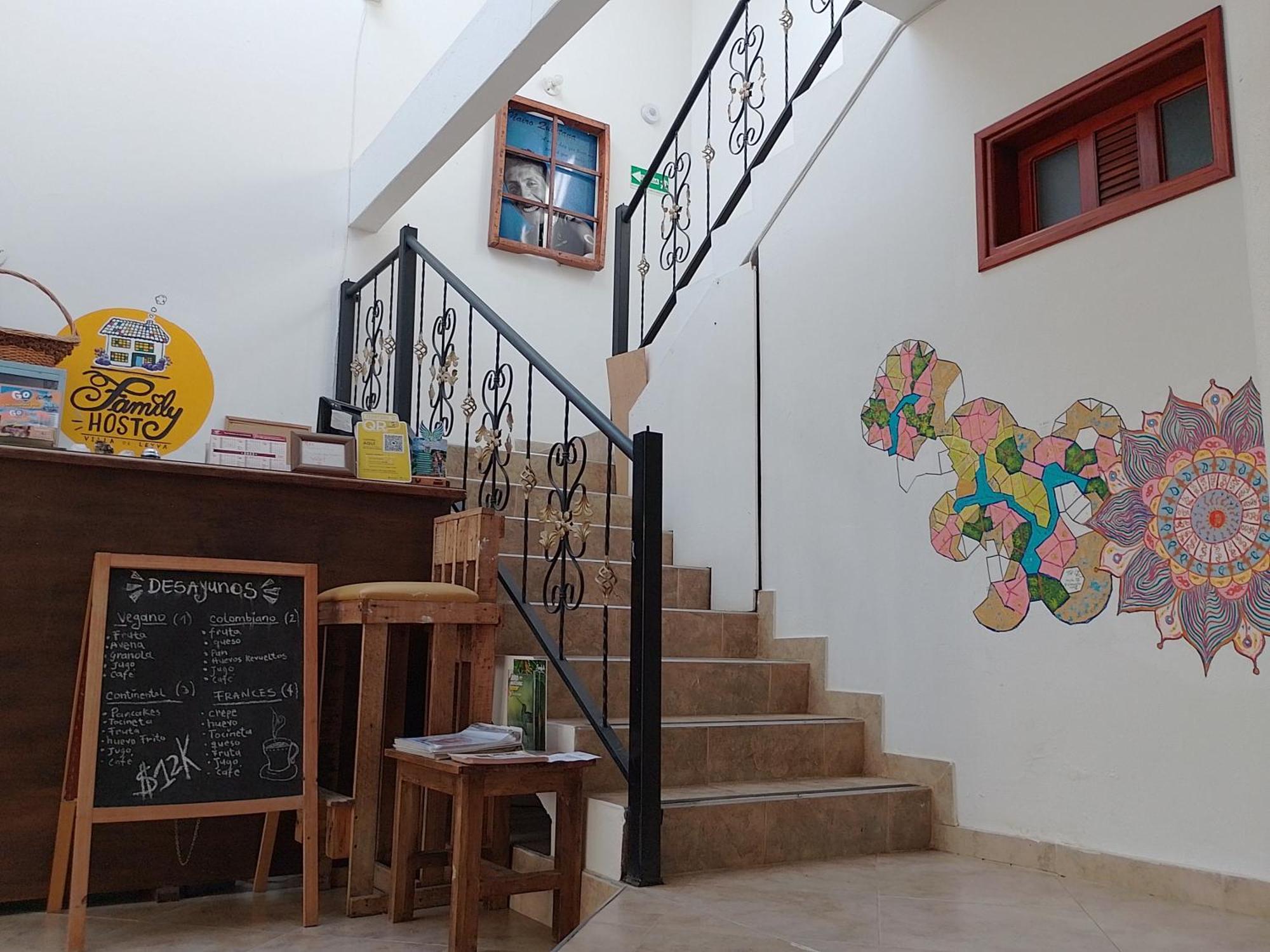 Family Host Hostel 莱瓦镇 外观 照片