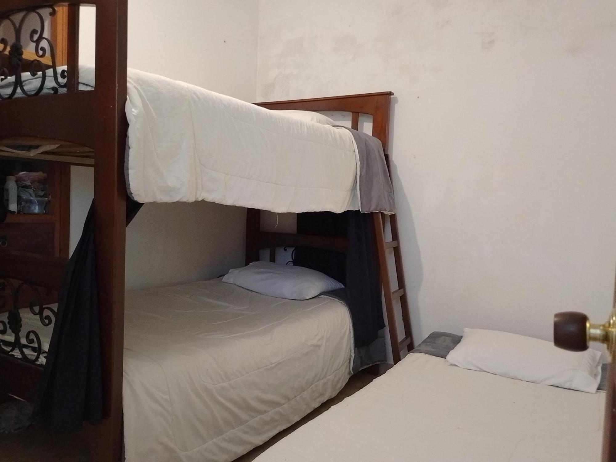 Family Host Hostel 莱瓦镇 外观 照片